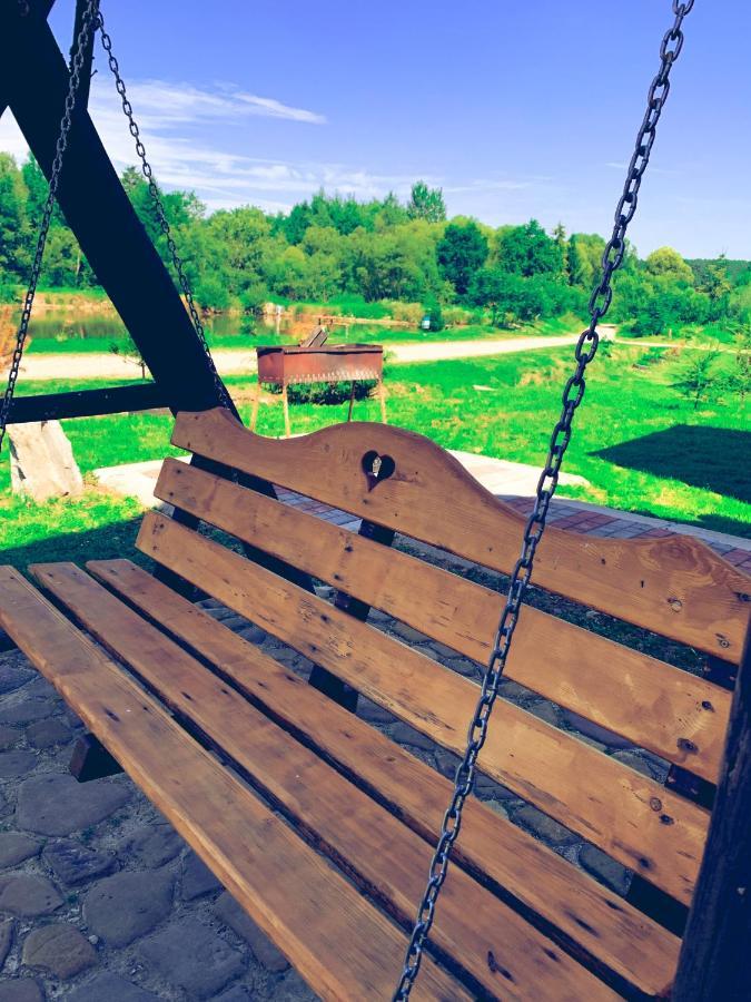 Готель Явір Агро Vyshnivtsi Buitenkant foto
